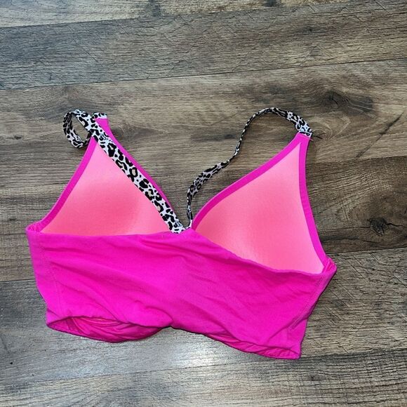 Victoria’s Secret lightly lined plunge bra size 32 DD - Picture 2 of 3